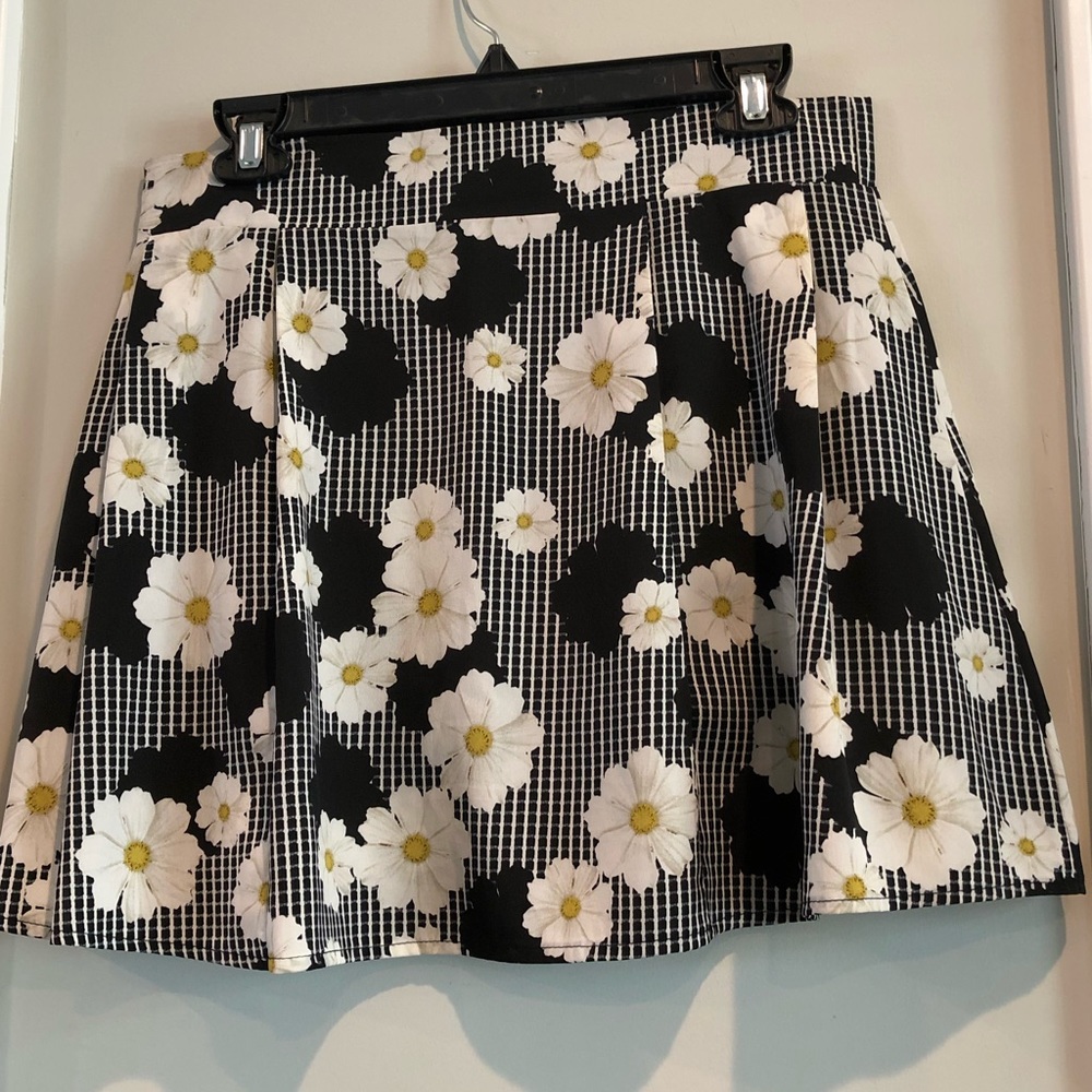 Daisy checkered printed Pleated Skirt